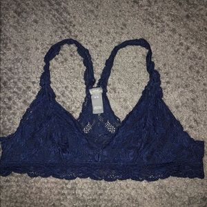 SMALL NAVY BLUE LACE BRA FROM AERIE